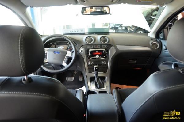 Четвертый Ford Mondeo уходит в небо: тест-драйв